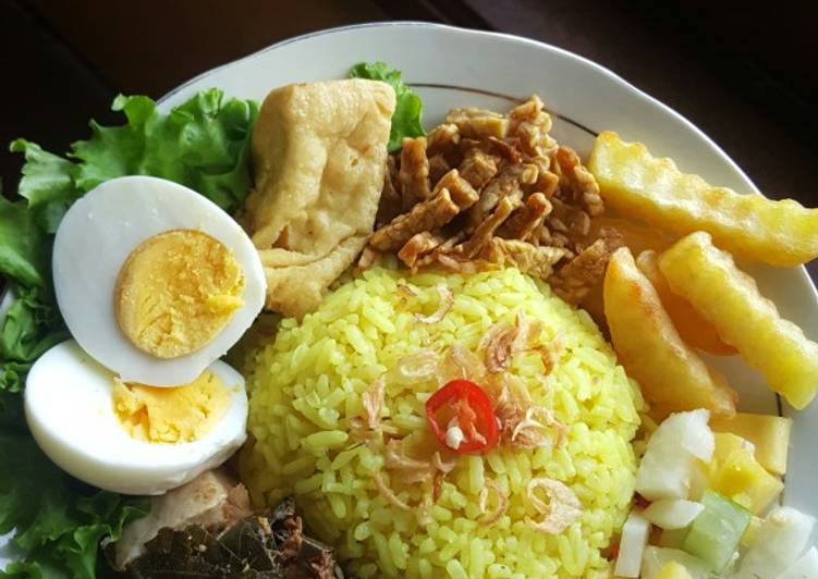Nasi Kuning ala kadarnya