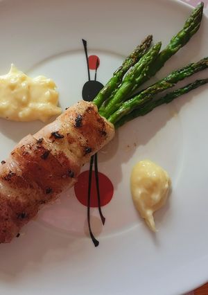 Foto principal de Ramillete de espárragos 2cocciones con bechamel 4 quesos