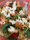 Ensalada de pollo con quinoa