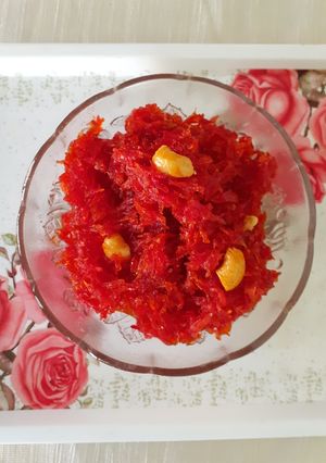 गाजराचा हलवा (Gajar Halwa Recipe In Marathi) रेसिपी चे मुख्य फोटो 