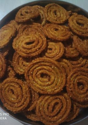 चावल की चकली (Chawal Ki Chakli recipe in Hindi) रेसिपी मुख्य फोटो