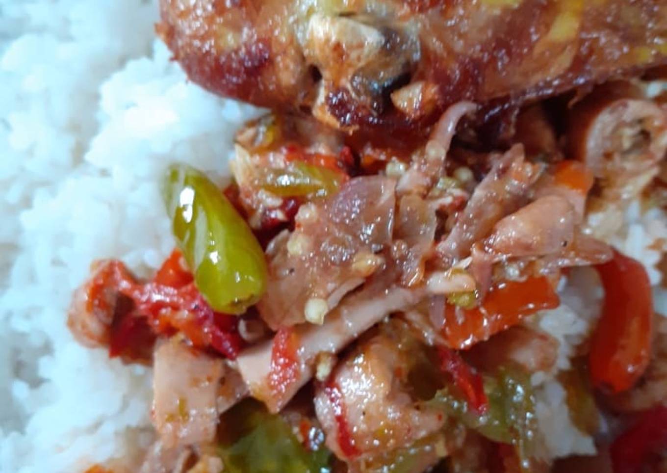 Sambal cumi mercon + ayam goreng