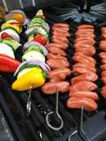 Vegetales y salchichas a la planchas