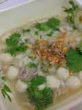 ข้าวต้มปลาทูสดใส่ลูกชิ้นปลา