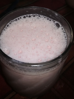 Una foto de Licuado de banana y durazno