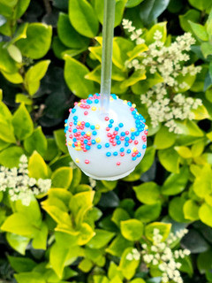 Una foto de ♻️ Cake Pops Reciclando Bizcochuelos