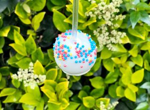 Una foto de ♻️ Cake Pops Reciclando Bizcochuelos