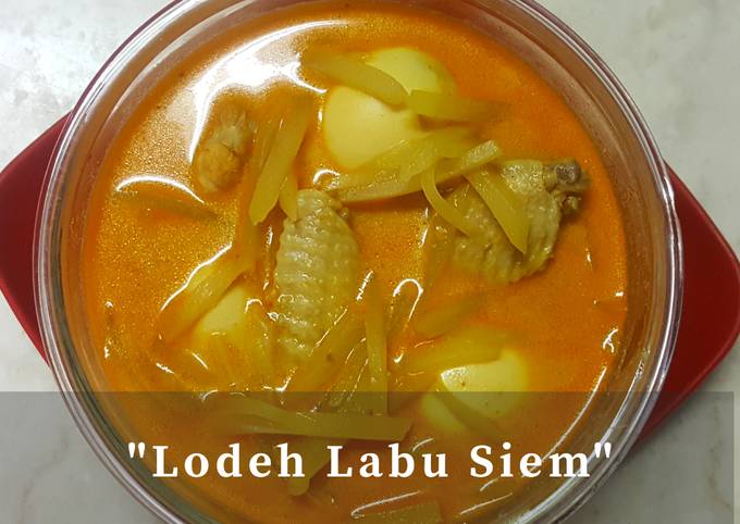 Lodeh Labu Siem (Sayur Ketupat)