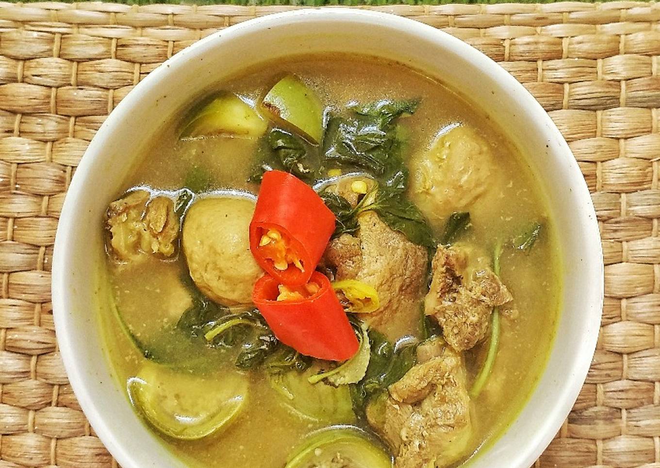 Sop Kari Iga Babi