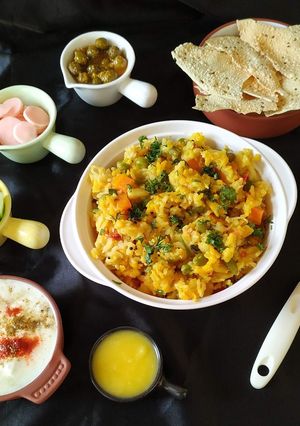 A picture of Waghareli khichdi.