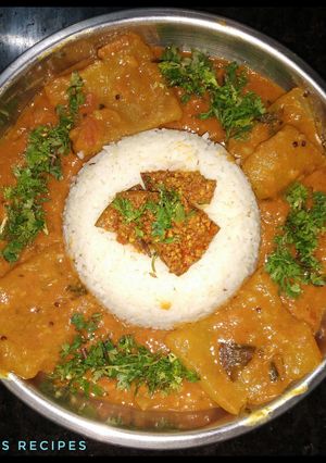 A picture of Lauki chana dal.