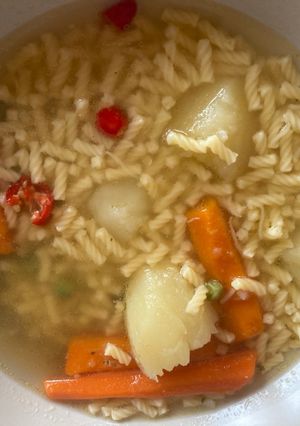 Tyúkhúsleves minden földi jóval recept fotója