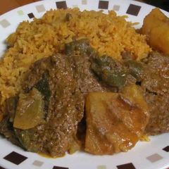 A picture of Puertorican bistec (beef stew).