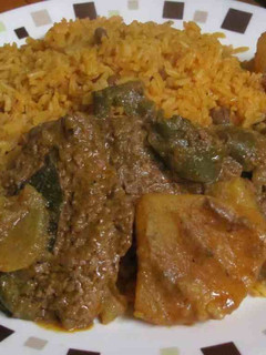 A picture of Puertorican bistec (beef stew).