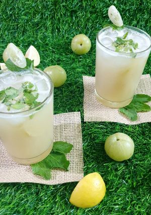 A picture of Gooseberry ginger juice.