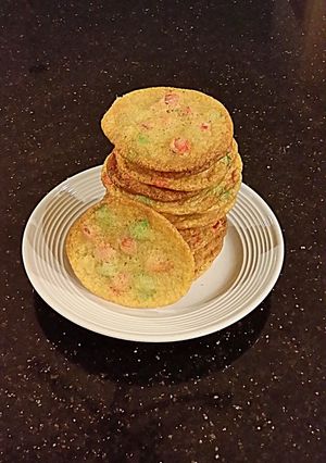 A picture of White Chocolate Cookies with Hoiday Cocolate Chips.