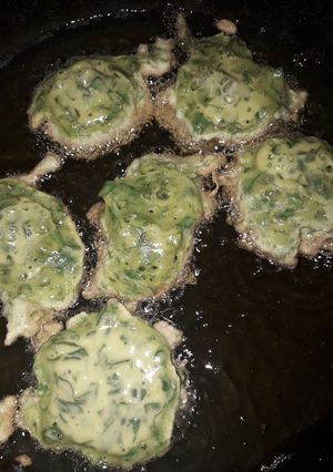 Una foto de Buñuelos de acelga 🥬