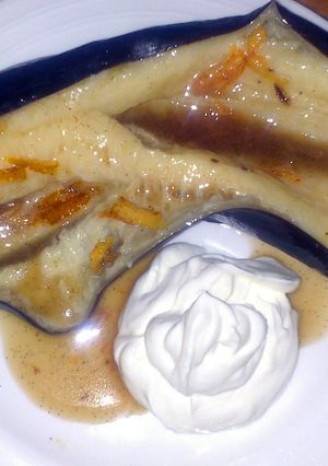 A picture of Sig's golden grilled banana with a spicy vanilla filling and mascarpone..