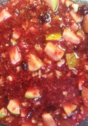 A picture of Apple Walnut Cranberry Relish.