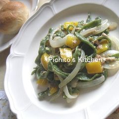 A picture of Tuna and White Sauce with Spinach Pasta.