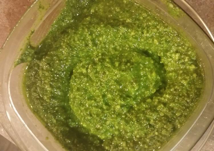 How to Prepare Quick Pesto