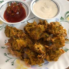 A picture of Potato Laccha Pakoda.