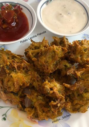A picture of Potato Laccha Pakoda.
