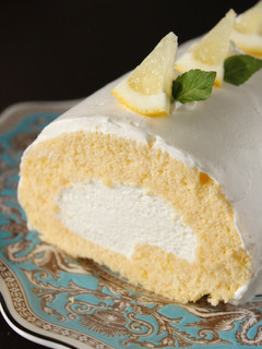 A picture of Yogurt Cream Swiss Roll.