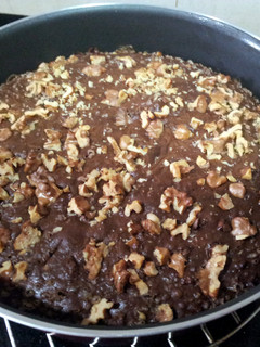 A picture of Walnut Brownie with chocochips and nutella.
