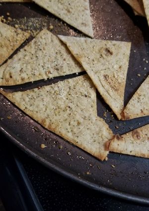 A picture of Baked Garlic Parmesan Lavash Flatbread Chips.