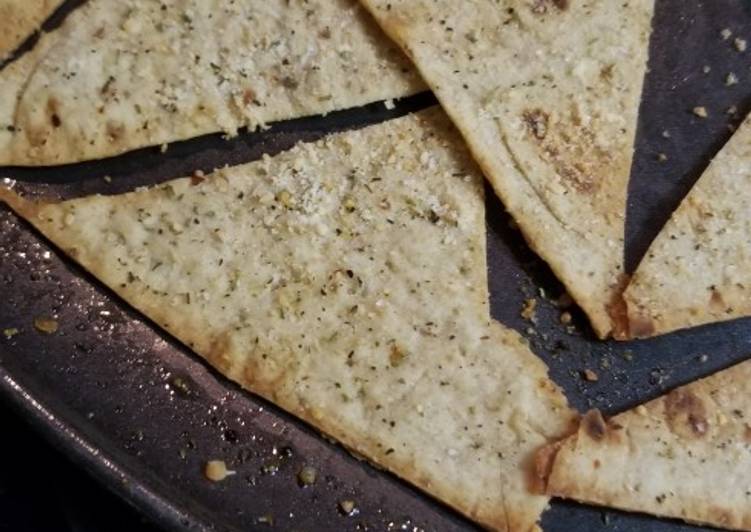 Baked Garlic Parmesan Lavash Flatbread Chips