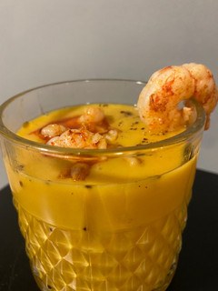 Una foto de Crema de Calabaza con Gambones 🎃