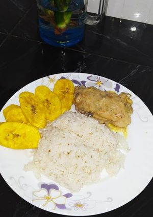 Una foto de Pollo al ajillo con mantequilla