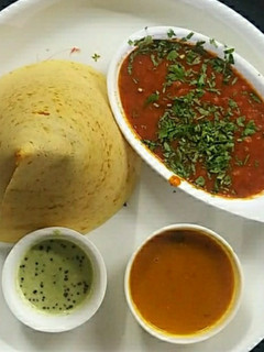 મૈસુર મસાલા ઢોસા વિથ મૈસુરી ભાજી (Mysore Masala Dosa Mysoori Bhaji Recipe In Gujarati) રેસીપી મુખ્ય ફોટો