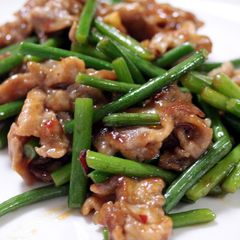 A picture of Simple to Make Garlic Shoots Sansho Seed Stir-fry.