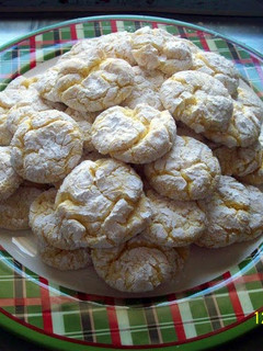 A picture of Lemon Snowflake Cookies.