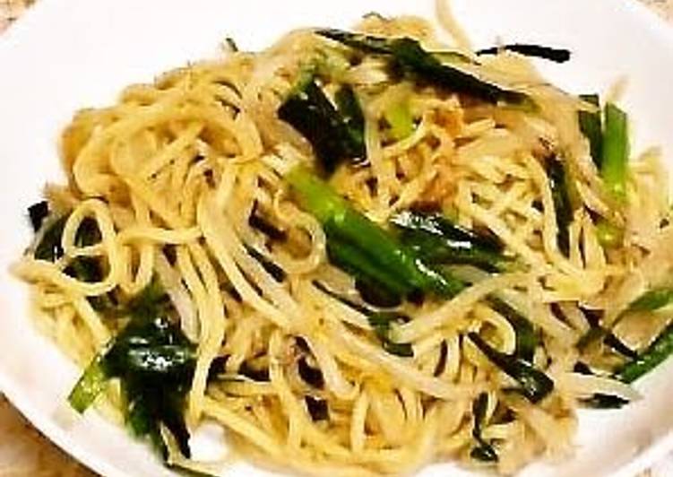 Recipe of Award-winning Sesame and Salt Flavored Chinese Chive and Bean Sprout Yakisoba Noodles
