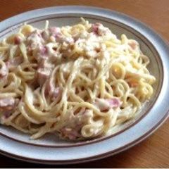 A picture of Heavy Cream-free Rich and Cheesy Carbonara.