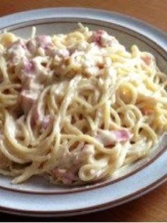 A picture of Heavy Cream-free Rich and Cheesy Carbonara.