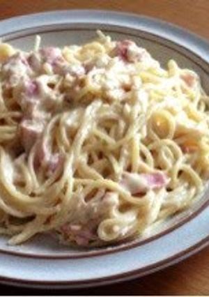A picture of Heavy Cream-free Rich and Cheesy Carbonara.
