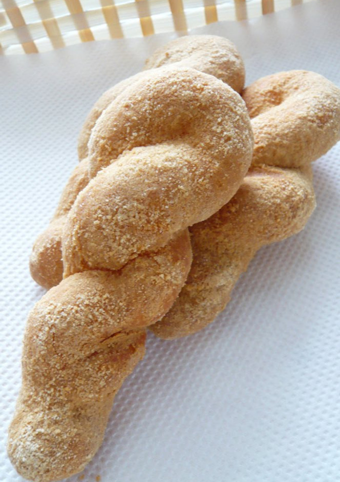 A picture of Nostalgic Deep-Fried Bread Using Bread-Maker Prepared Dough.