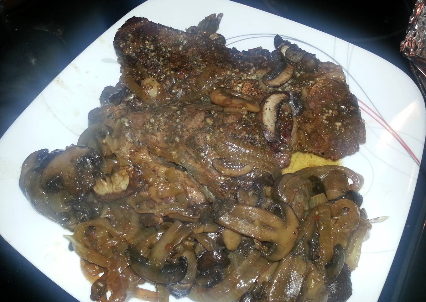Peppercorn,Mushroom and onion Chuck roast