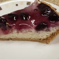 A picture of Blueberry cream pie.