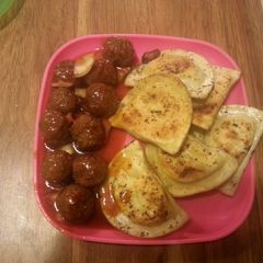 A picture of Chilli sauce meatballs.
