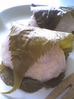 A picture of Easy Sakura-mochi using a Rice Cooker.
