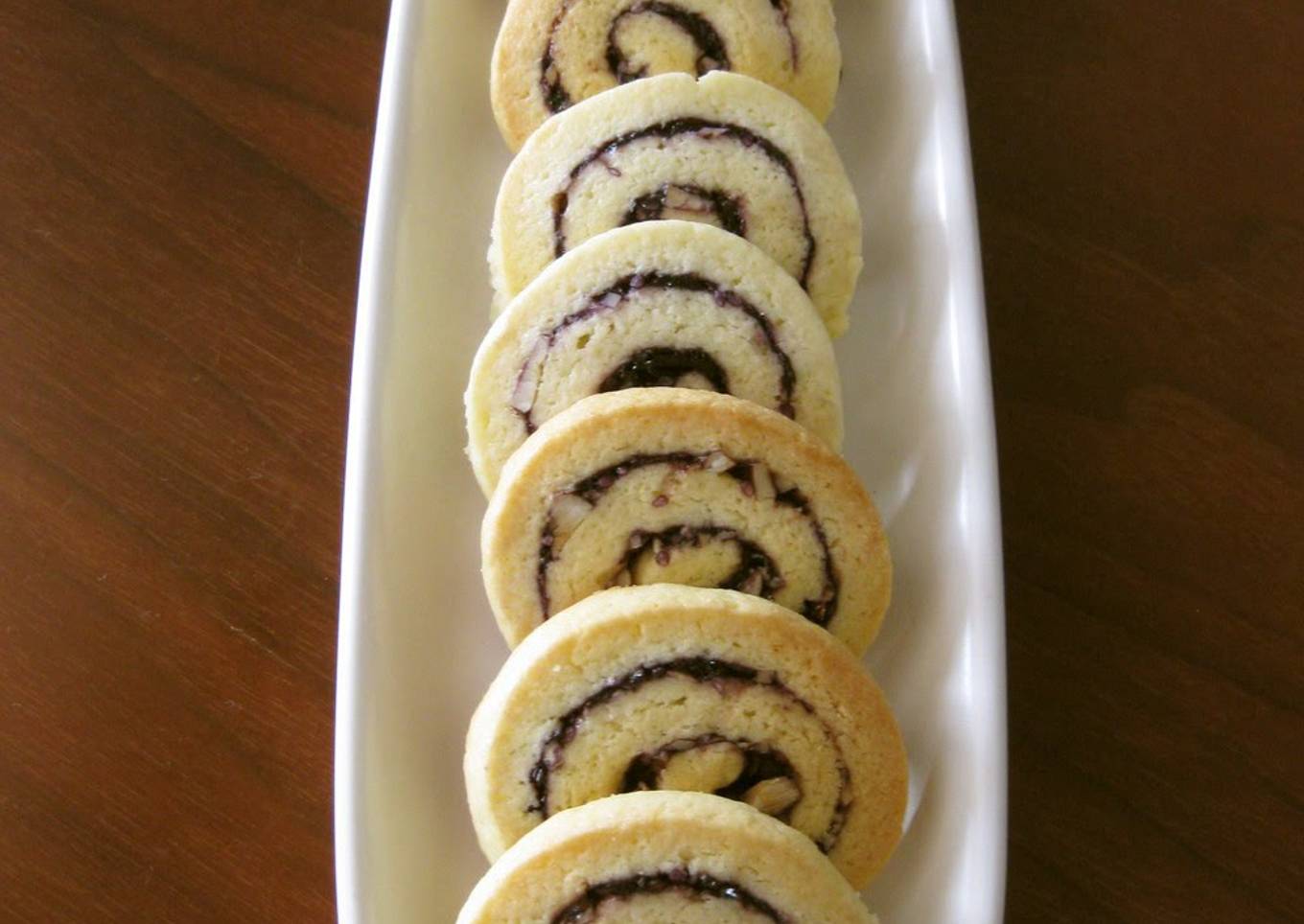 Swirly Cookies with Huckleberry and Nuts