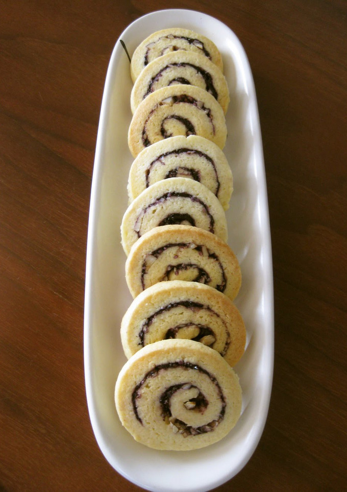 A picture of Swirly Cookies with Huckleberry and Nuts.