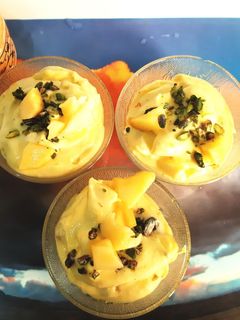 मैंगो श्रीखंड (mango shrikhand recipe in Hindi) रेसिपी मुख्य फोटो