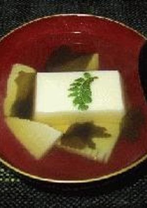 A picture of Clear Broth with Egg Tofu.