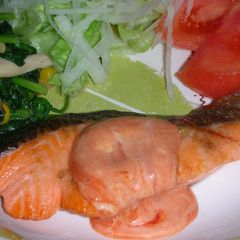 A picture of Salmon à la Meunière with Delicious Aurora Sauce.